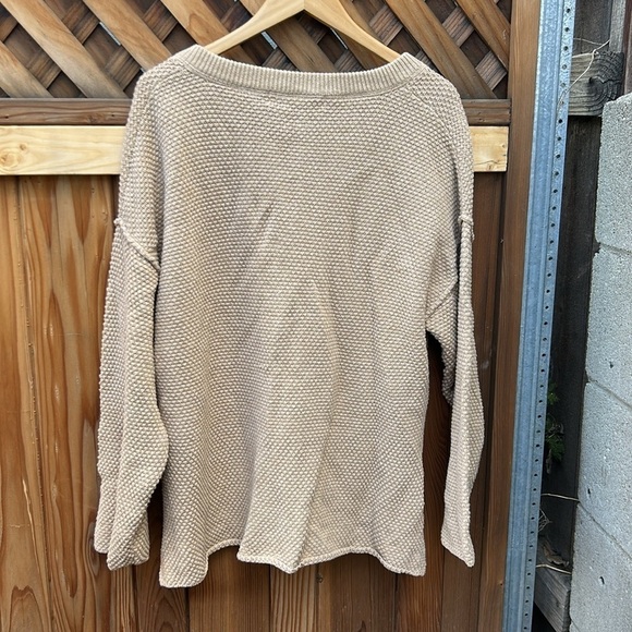 Free People Beach Knit Sweater Oversized Resortwear Casual Minimalist Sz XSmall - Picture 6 of 7